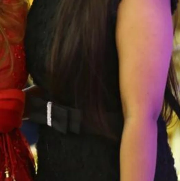 Black evening gown - Picture 6 of 10